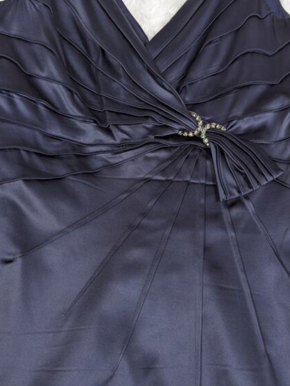 Jones New York Purple Satin V-Neck Midi Dress with Rhinestone Accent - Picture 7 of 9